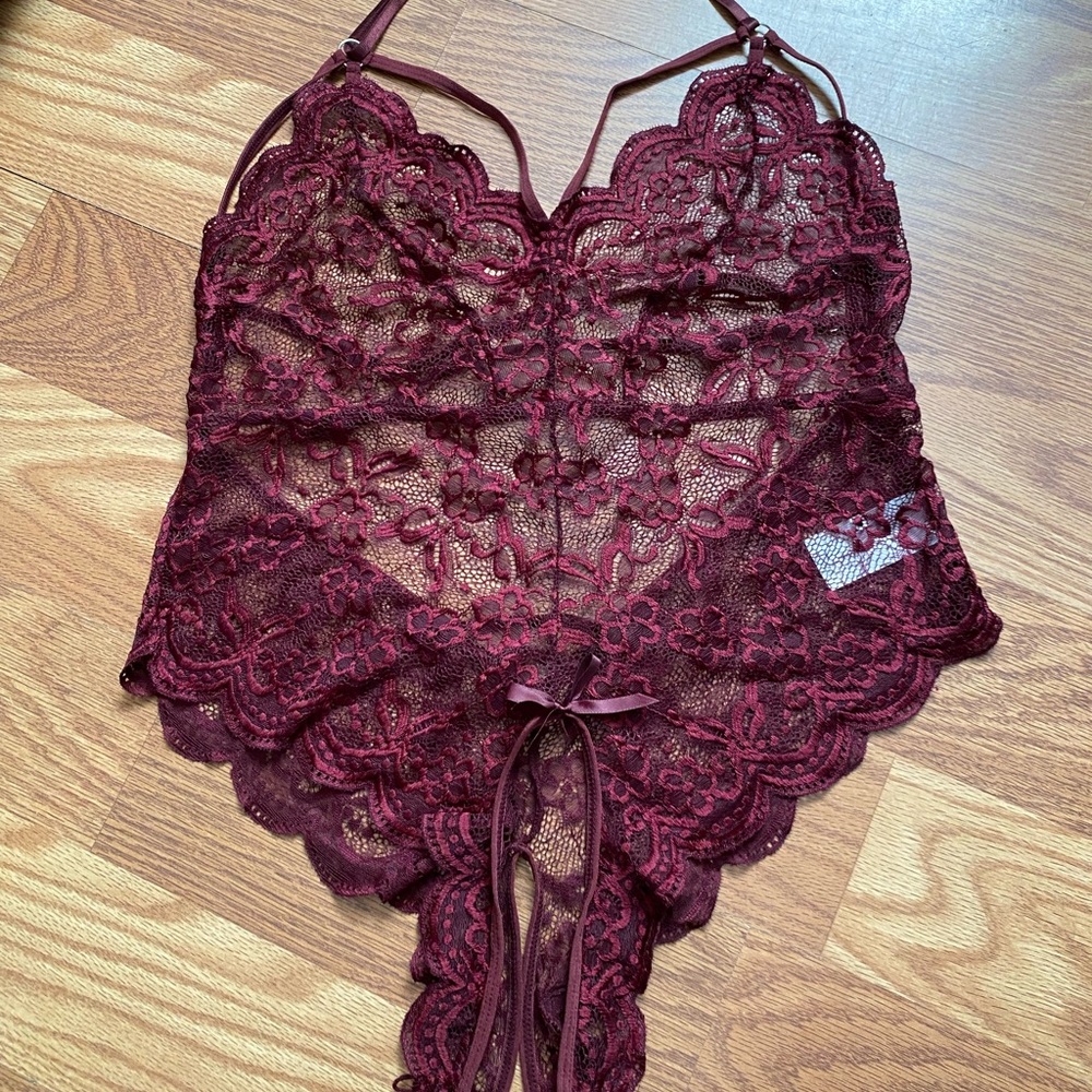 Plus Size Burgundy Floral Lace Crotchless Scallop Trip Teddy Bodysuit Size XXL
